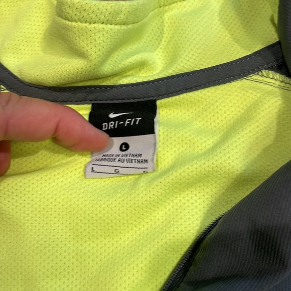 Nike Running Jacket - size Large - Picture 2 of 3